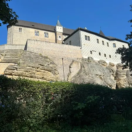 V českém Ráji Holín