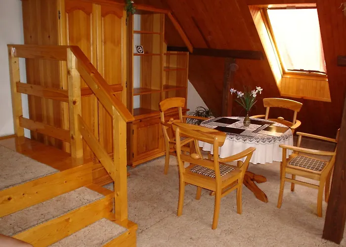 V Ceskem Raji 3* Holín