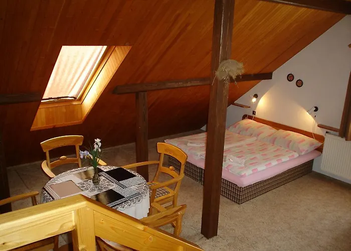 V Ceskem Raji Casa de hóspedes Holín